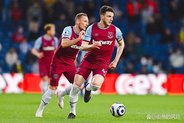 利物浦客场逼平西汉姆联，争取积分