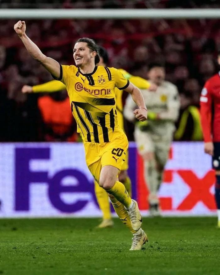 兰斯客场战胜多特蒙德，喜迎三分