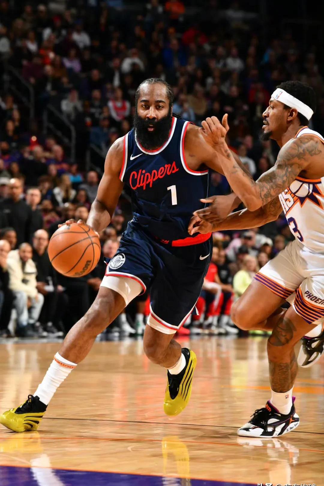 篮网不敌爵士,哈登高效表现无力帮助球队获胜 篮网不敌爵士,哈登高效表现无力帮助球队获胜