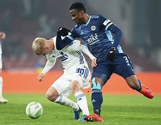 关于费伦茨瓦罗特奋勇拼搏，率先斩获果实的信息