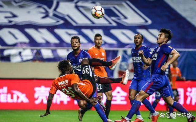 联赛夺冠热门逐渐显现，球迷们期待着最终结果