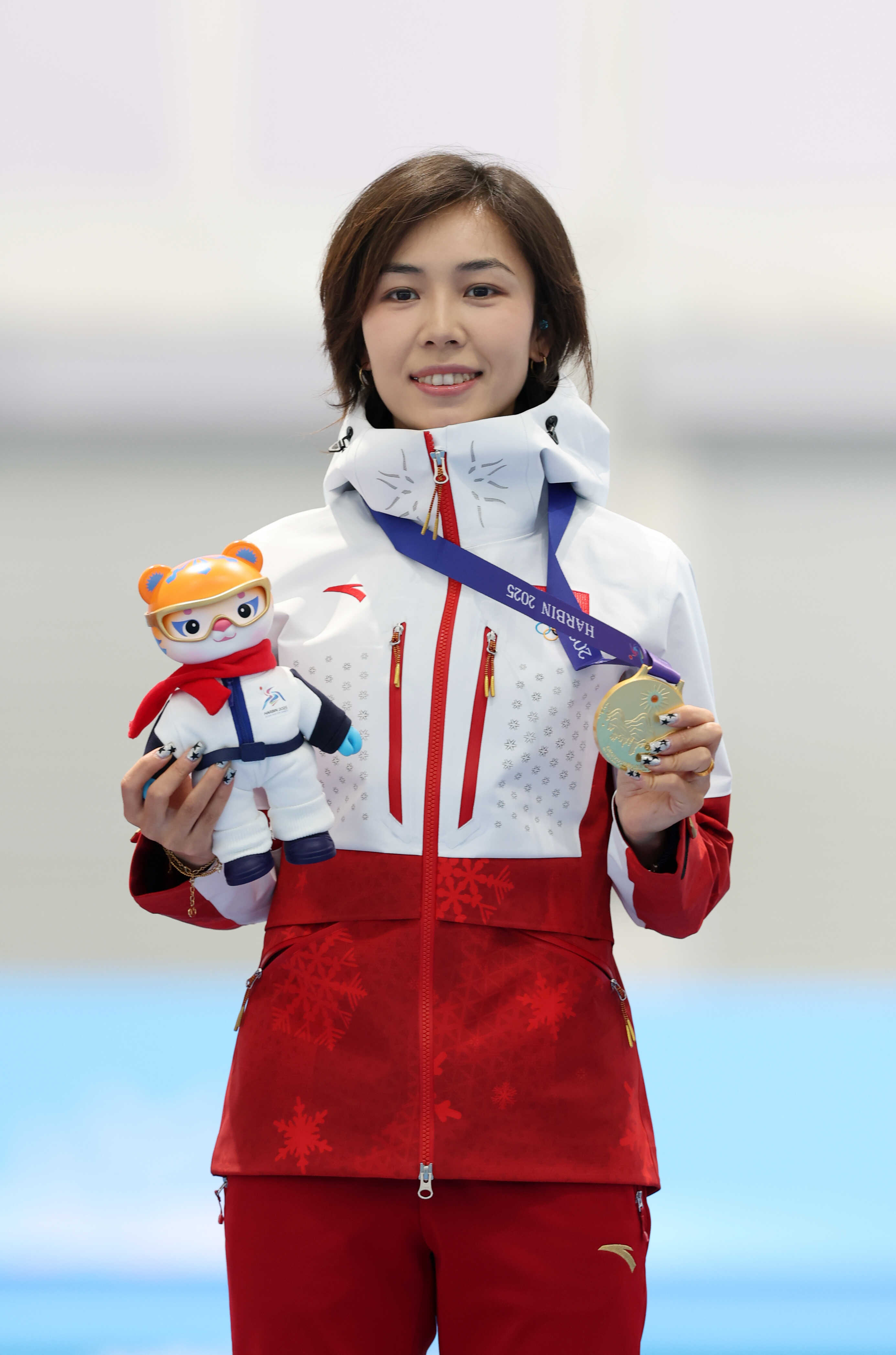 关于竞技射击女子团体收获金牌成就的信息