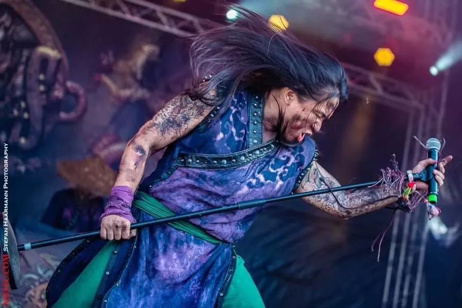 包含瑞士选手奉献精彩表演，圆满收官的词条