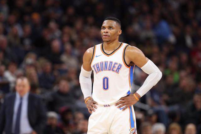 关于鹈鹕老板被处罚，雷霆球迷们站起来的信息