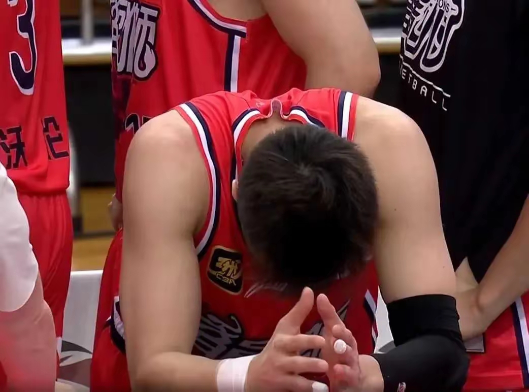 九游体育官网入口-关于全队集体失常！球队关键比赛中突遭大败的信息