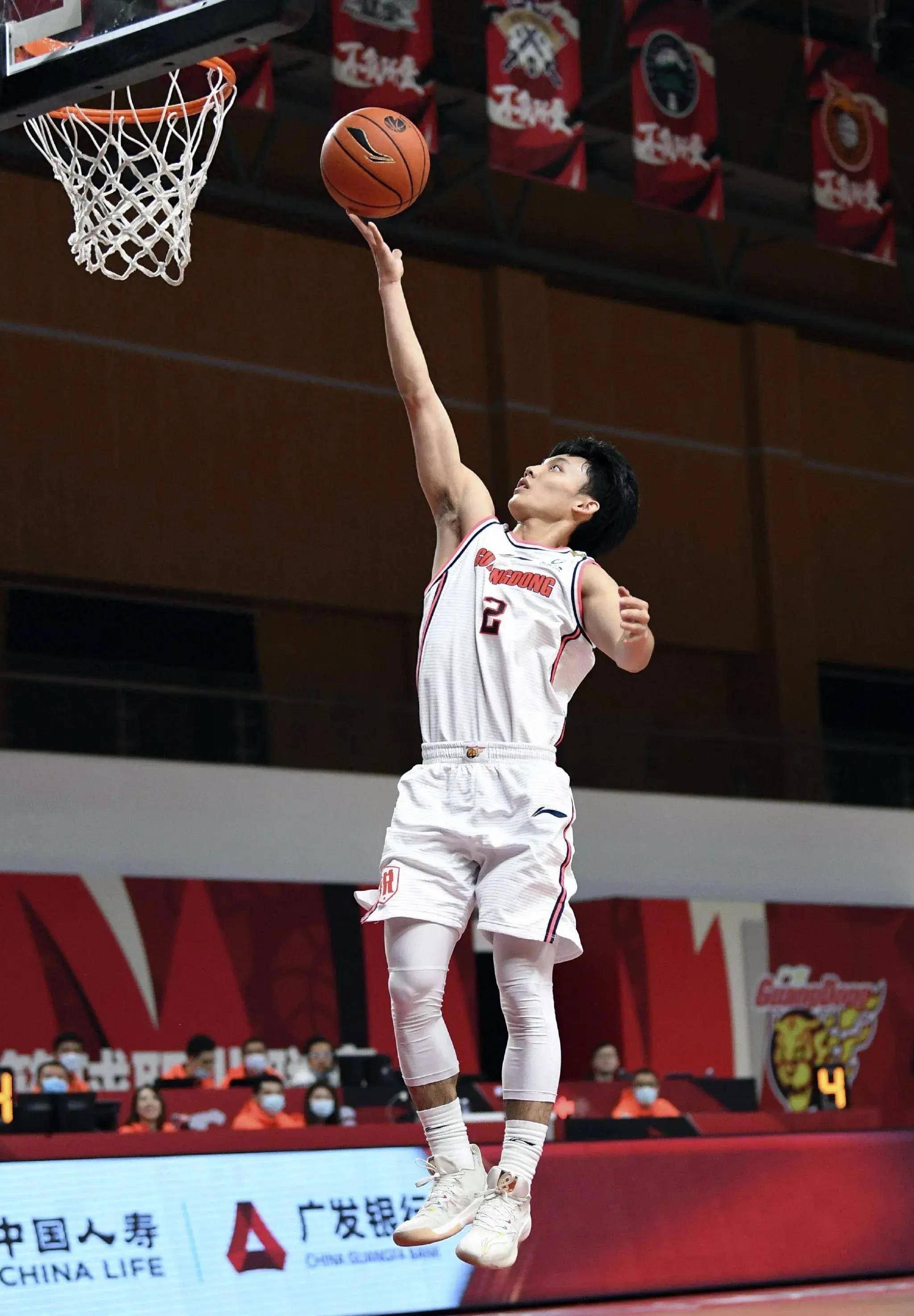 九游体育入口-河北男篮年轻球员崭露头角，成重要一员