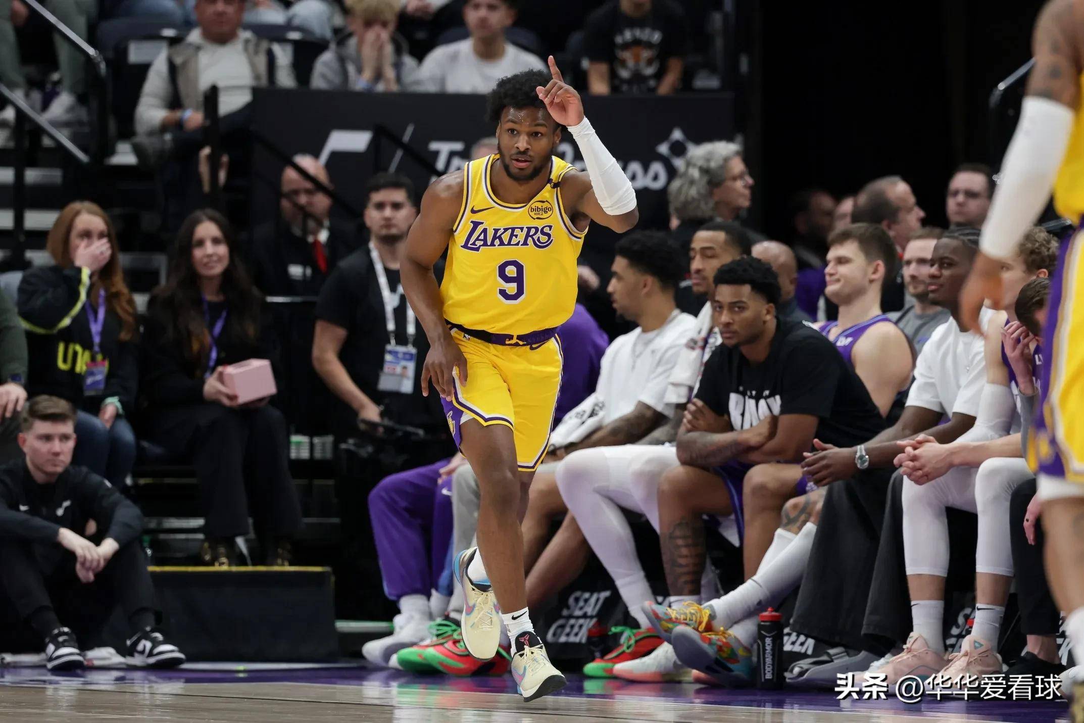 九游体育app下载-火箭客场惨败湖人，遭遇两连败