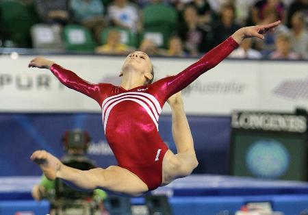 包含南非体操选手发挥稳定荣膺金牌宝座的词条