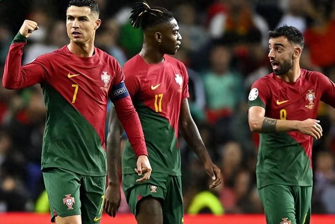 西班牙客场战胜塞尔维亚，提前锁定世界杯席位！的简单介绍