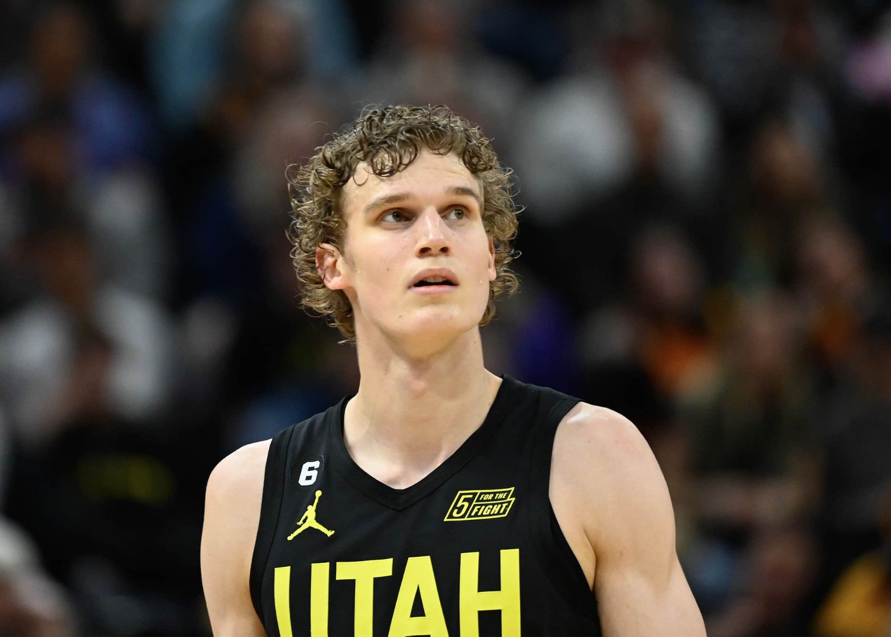 爵士球员士气高涨，连胜前行