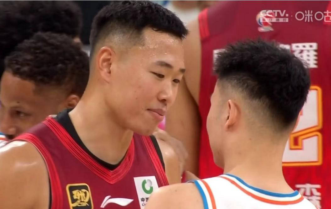 九游体育官网入口-激烈比赛中涌现出优秀球员，实力抢眼