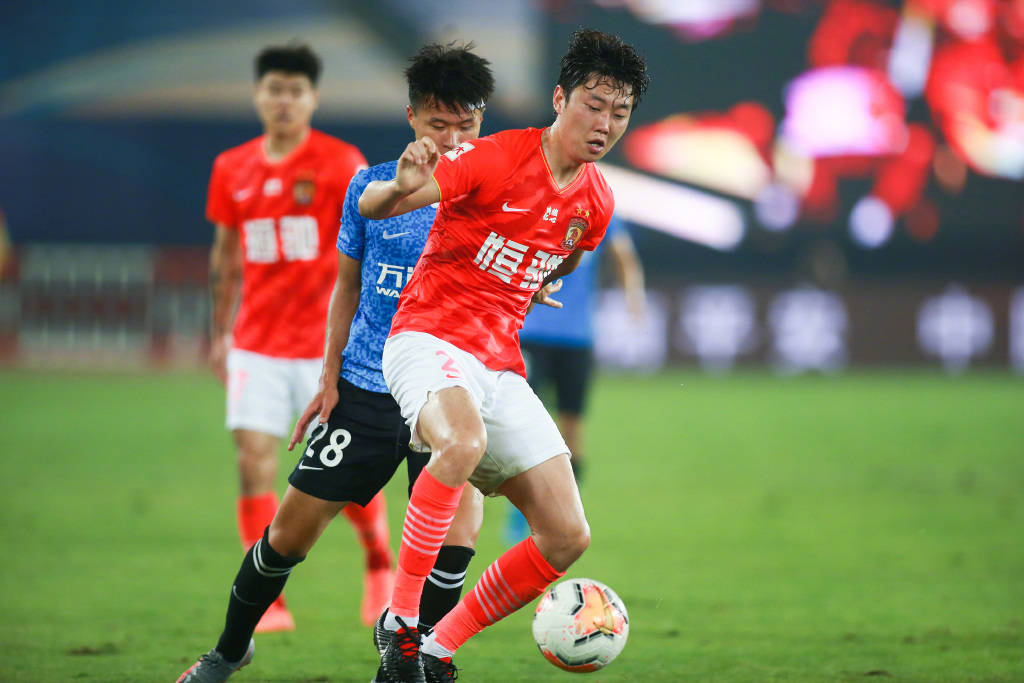 九游体育登录-包含广州恒大中场核心伤愈复出，球队士气高涨的词条