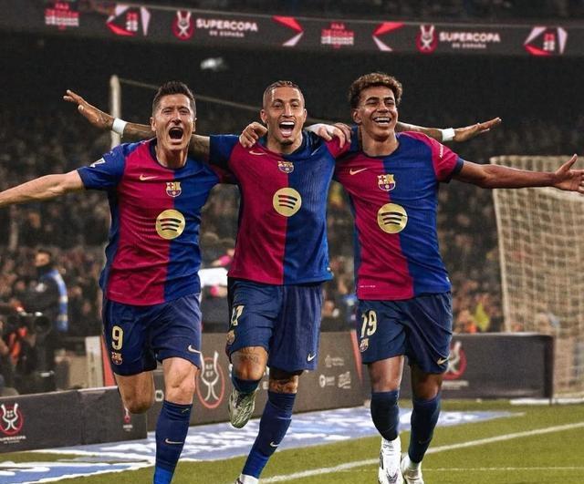 关于多特蒙德取得胜利，继续稳坐积分榜榜首的信息