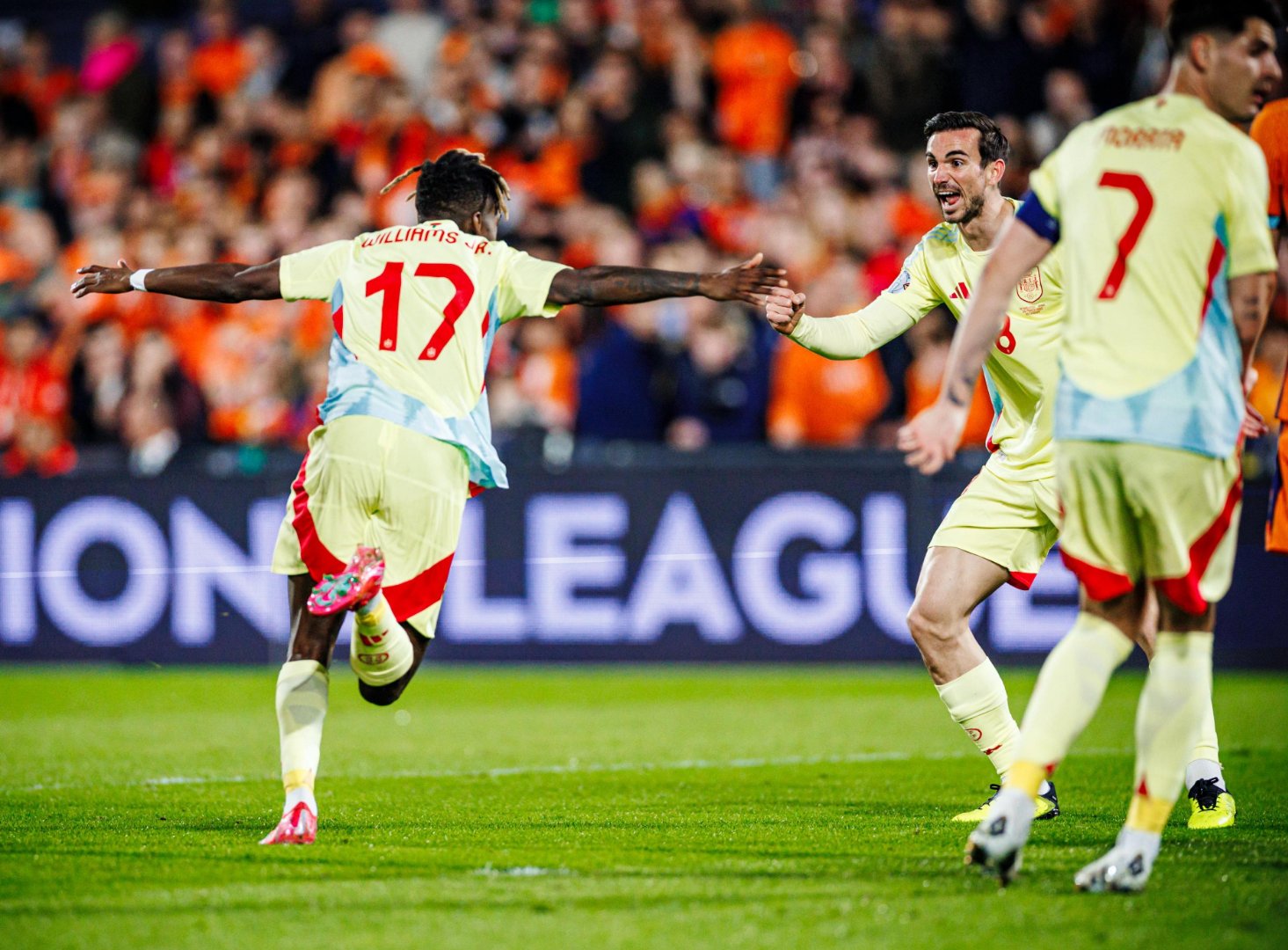 西班牙遗憾告别欧洲杯，止步四强战的简单介绍