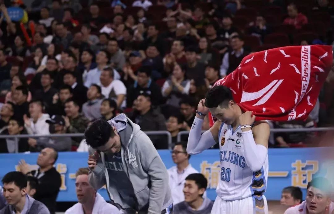 湖北男篮主场告捷,取得季后赛入场券 湖北男篮主场告捷,取得季后赛入场券