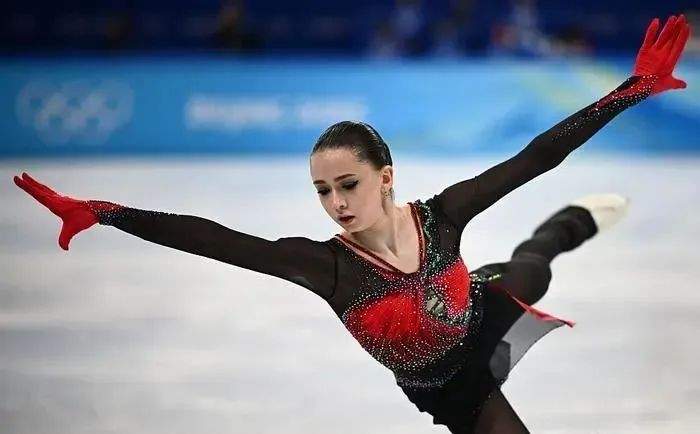 俄罗斯选手夺得团体比赛亚军 俄罗斯选手夺得团体比赛亚军