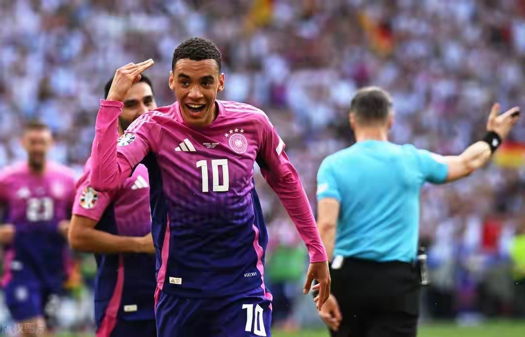 国家足球队在比赛中展现出色配合能力 国家足球队在比赛中展现出色配合能力