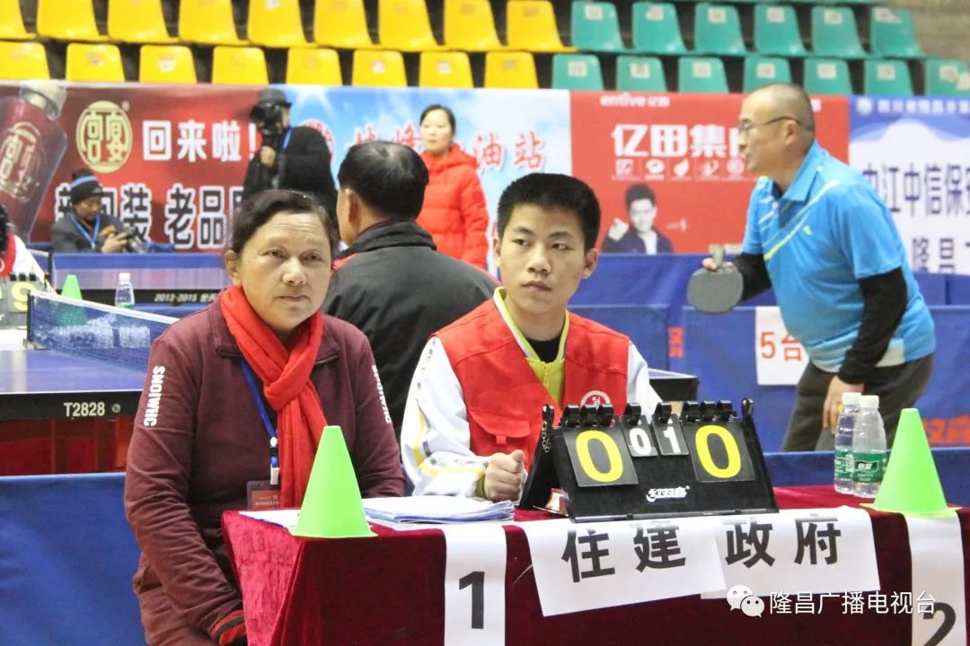 双方实力拉锯战，比赛进程扣人心弦的简单介绍