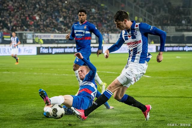 包含汉诺威艰难争胜，为保级拼尽全力的词条