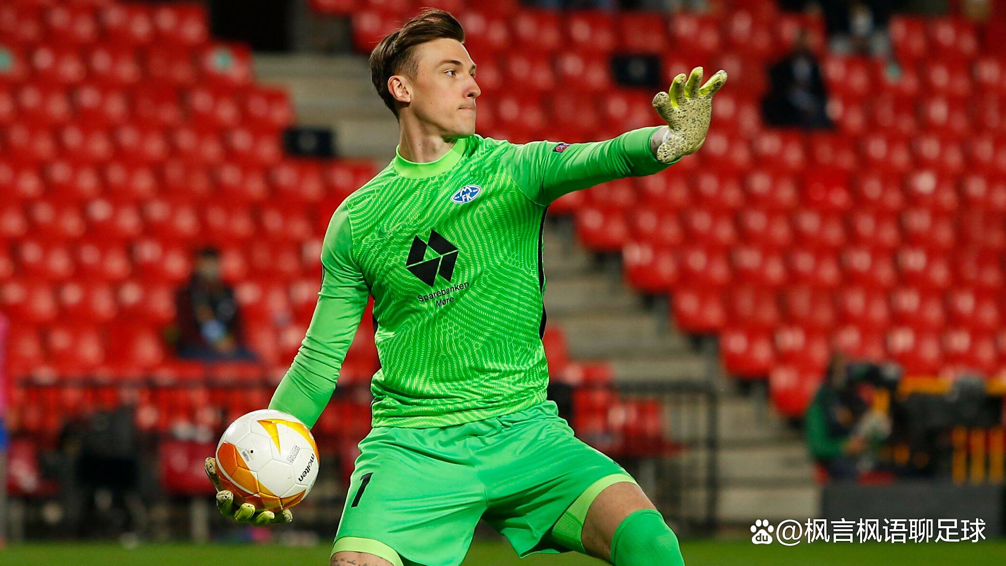 沃尔夫斯堡前锋创造出场纪录,成为俱乐部新传奇的简单介绍 沃尔夫斯堡前锋创造出场纪录,成为俱乐部新传奇的简单介绍