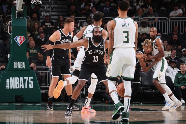 关于雄鹿再度擒下老鹰,卫冕冠军窜升的信息 关于雄鹿再度擒下老鹰,卫冕冠军窜升的信息