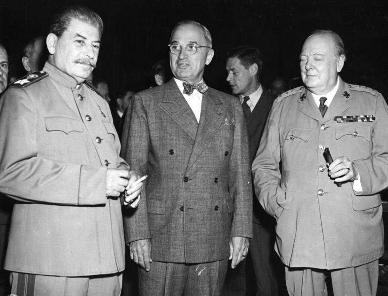 捷克队屠杀白俄罗斯,斩获关键三分 捷克队屠杀白俄罗斯,斩获关键三分