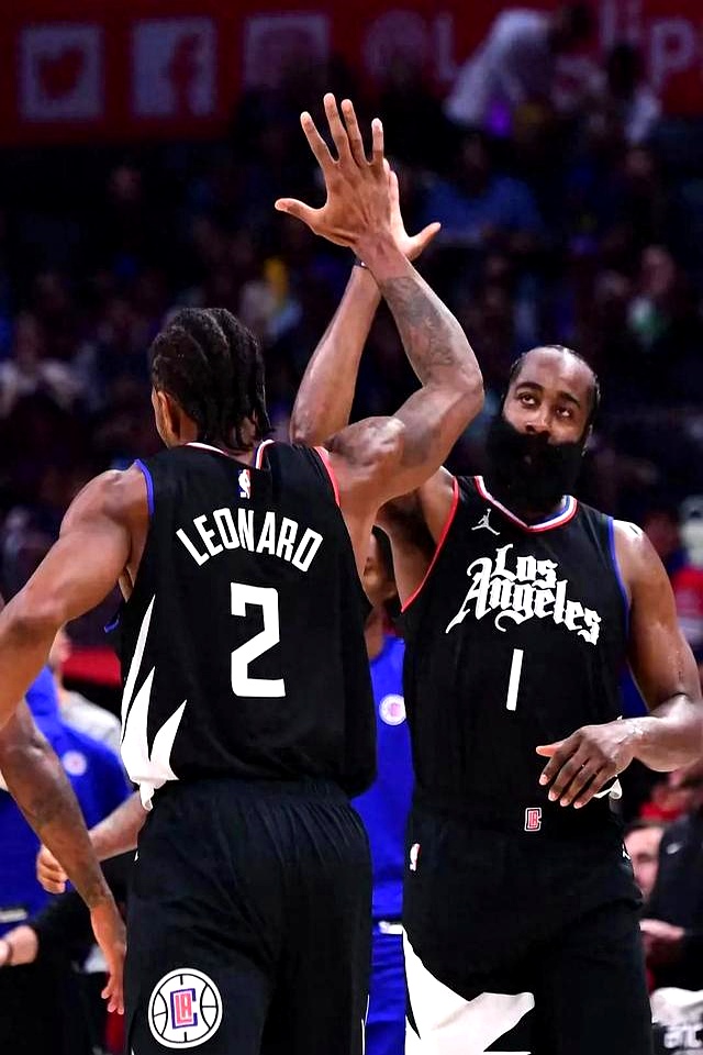 包含快船取得关键胜利，东部排名升至第二的词条