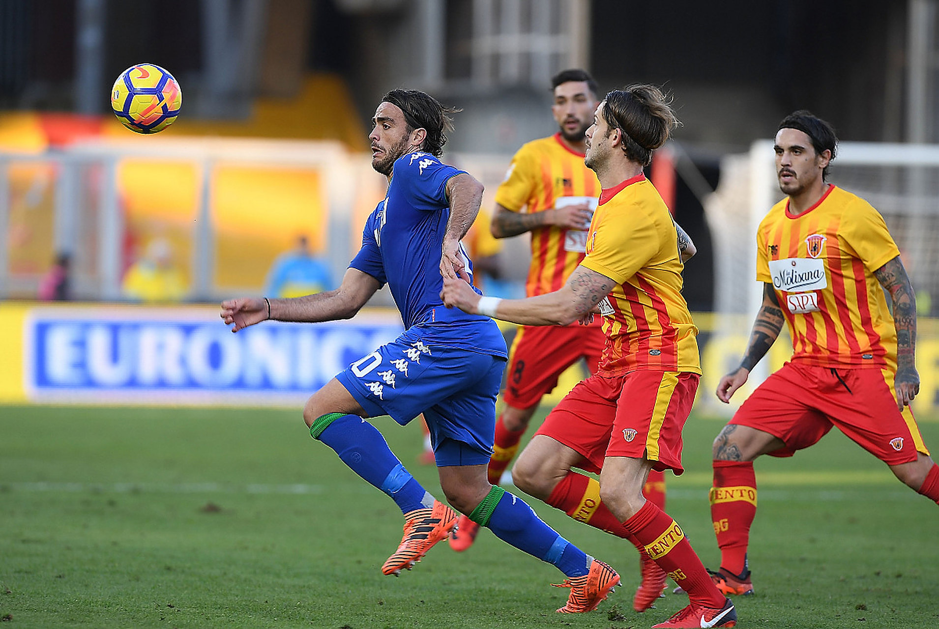 包含摩洛哥球队加强训练备战决赛，决心拿下胜利的词条