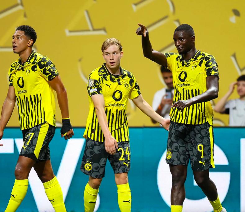 包含齐达内率皇马疯狂连胜,欧冠榜首的词条 包含齐达内率皇马疯狂连胜,欧冠榜首的词条