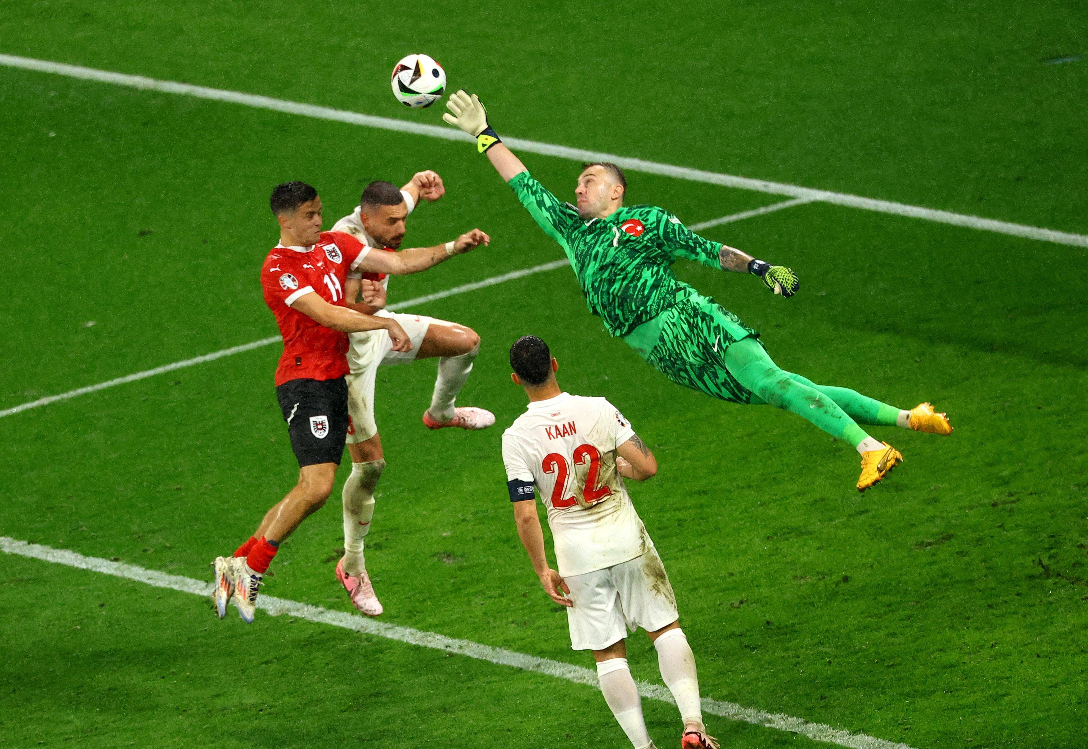 九游体育官网-欧洲国家杯赛事场面火爆激烈